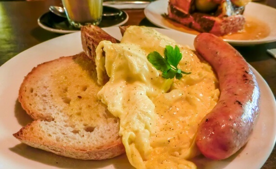 Ronin Cafe Eggs on Toast with Pork Sausage-2